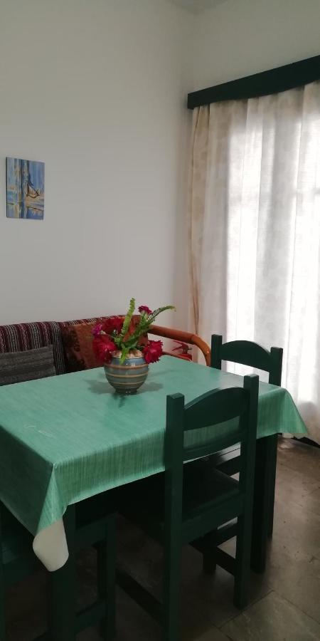 5bedroom villa in perissa beach Buitenkant foto