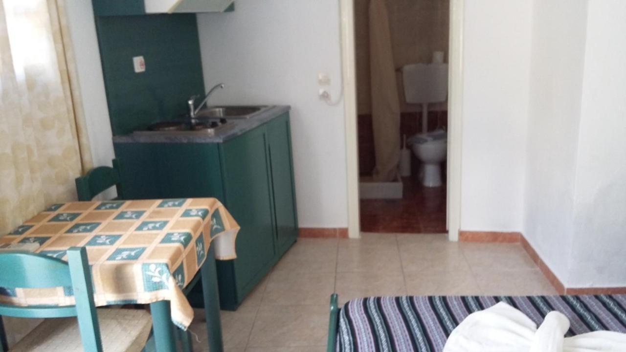 5bedroom villa in perissa beach Buitenkant foto